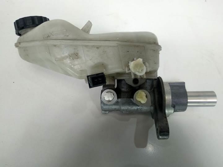 bomba freno toyota auris (e150) básico