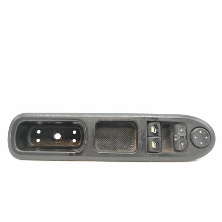 botonera puerta delantera izquierda peugeot 407 confort