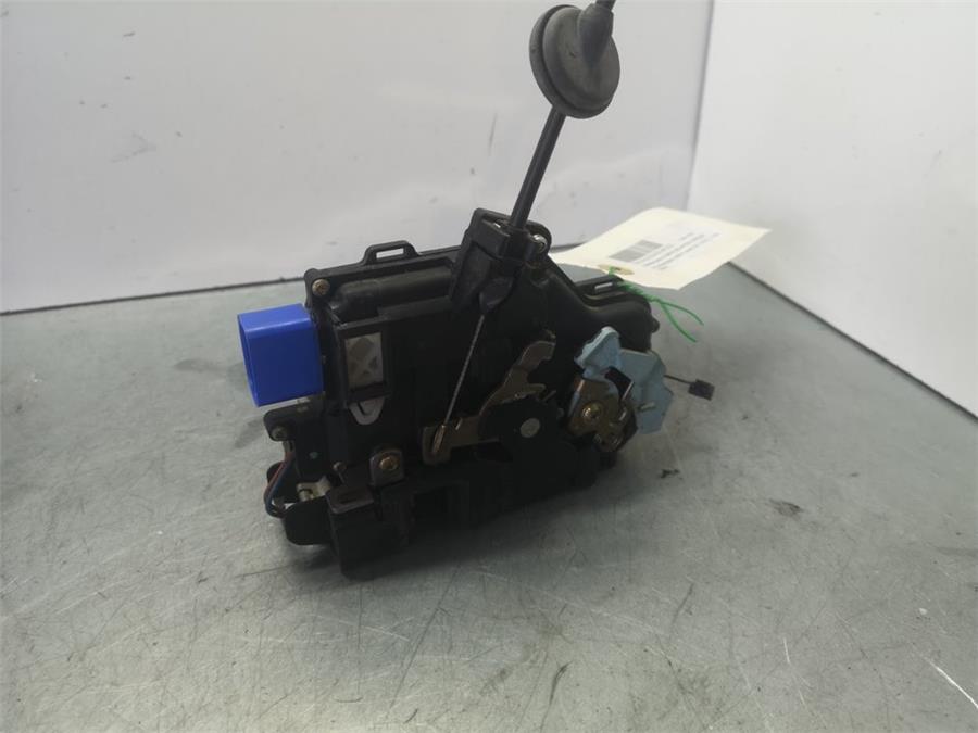 cerradura puerta delantera derecha volkswagen caddy (2k)(02.2004) *