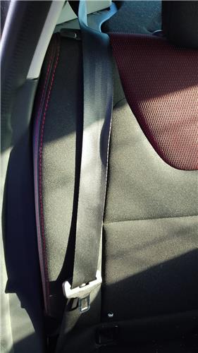 cinturon seguridad trasero derecho renault clio iv (2012 >) 1.5 authentique [1,5 ltr.   55 kw dci diesel fap]