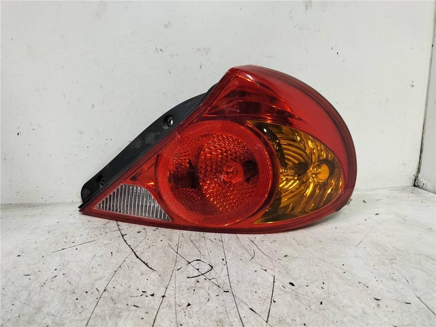 piloto trasero derecho kia sephia ll básico