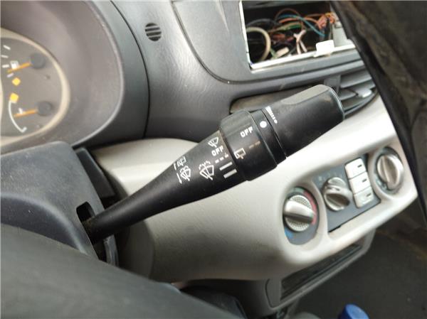 mando limpiaparabrisas nissan almera tino 22