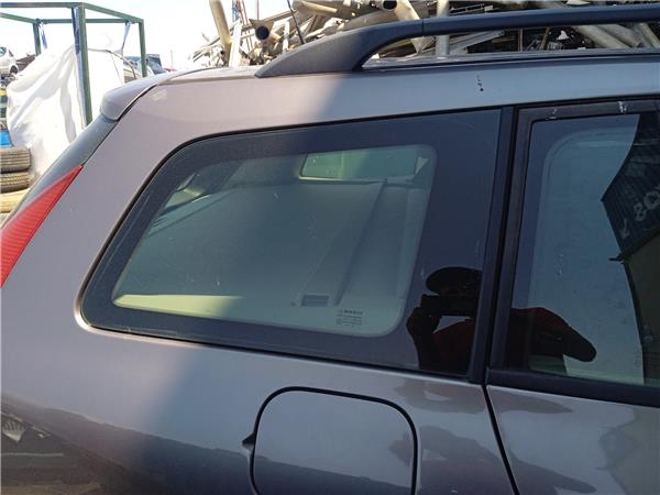 luna fija puerta trasera derecha renault mega