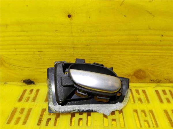 manilla interior puerta delantera izquierda p