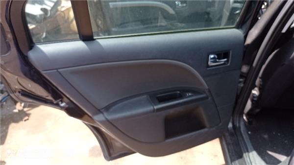 guarnecido puerta trasera izquierda ford mond