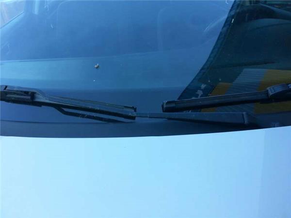 brazo limpiaparabrisas delantero derecho volk