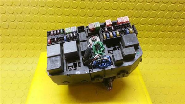 caja reles ford mondeo berlina 18 125 cv