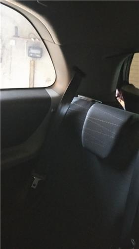 cinturon seguridad trasero derecho toyota yar