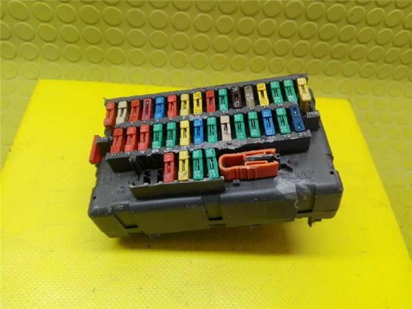 caja reles peugeot 405 berlina 1.8 (101 cv)
