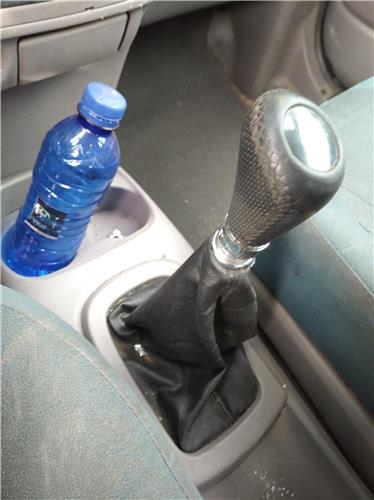 palanca de cambio nissan almera tino 22 16v t