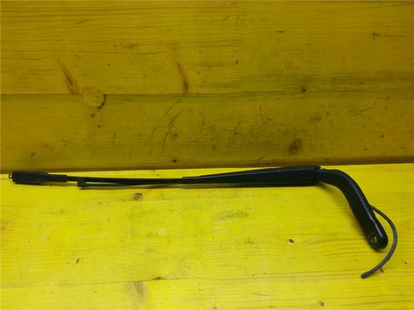 brazo limpiaparabrisas delantero derecho volk