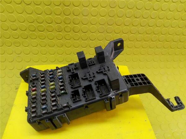 caja reles ford mondeo berlina 20 16v di td 1