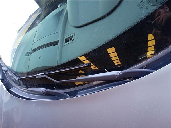 brazo limpiaparabrisas delantero izquierdo re