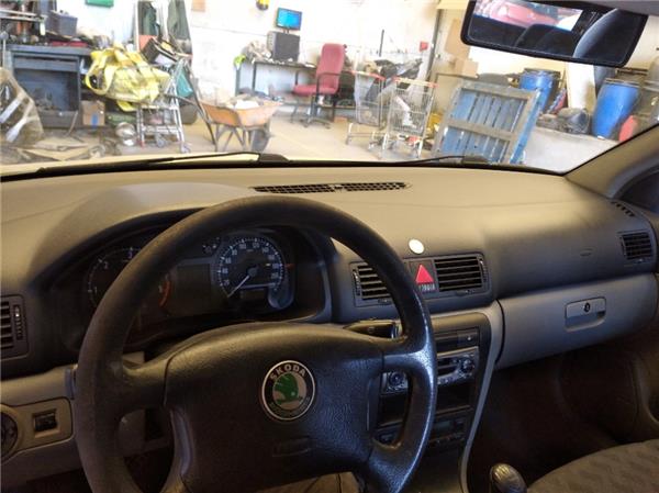 salpicadero skoda octavia berlina 1u2 2001 1
