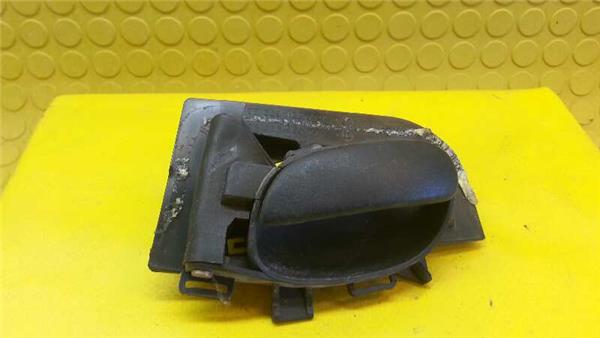 manilla interior puerta delantera derecha peu