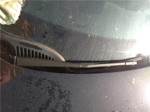 brazo limpiaparabrisas delantero derecho peug