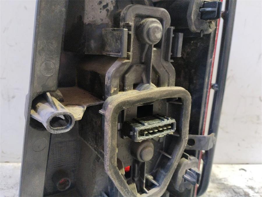 Piloto Trasero Izquierdo PEUGEOT