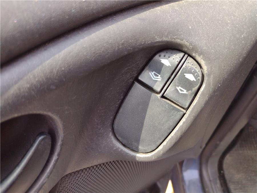 botonera puerta delantera izquierda ford focus 1.8 tdci 100cv 1753cc