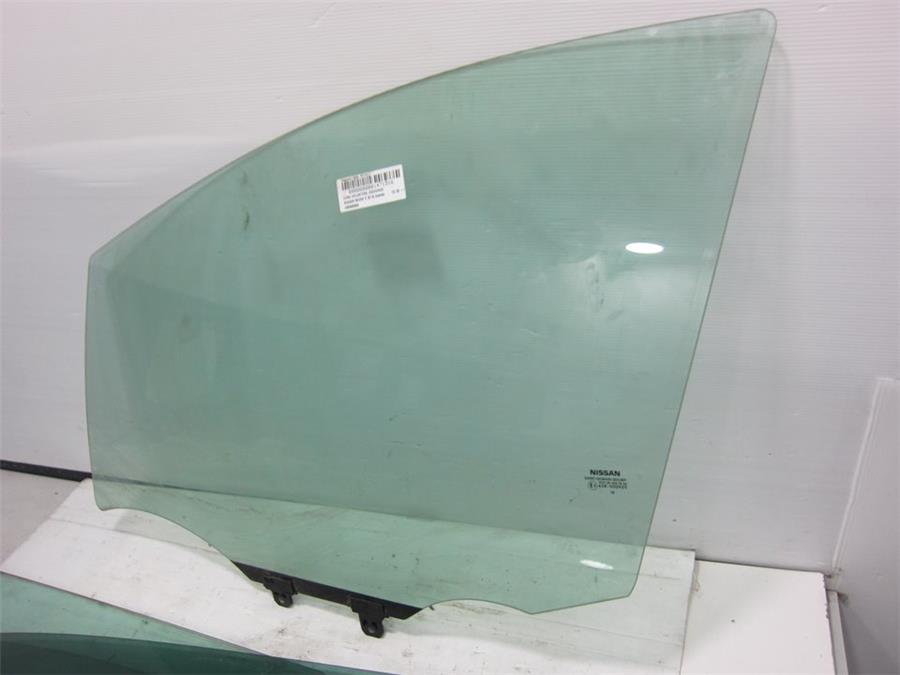 luna puerta delantera izquierda nissan