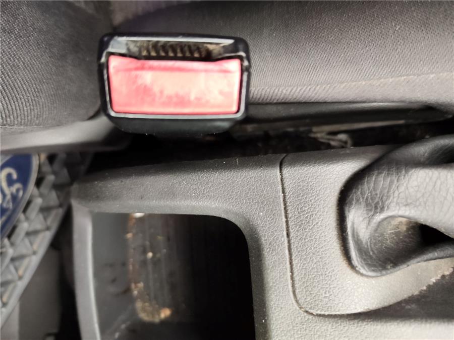 anclaje cinturon delantero izquierdo ford focus berlina (cap) trend