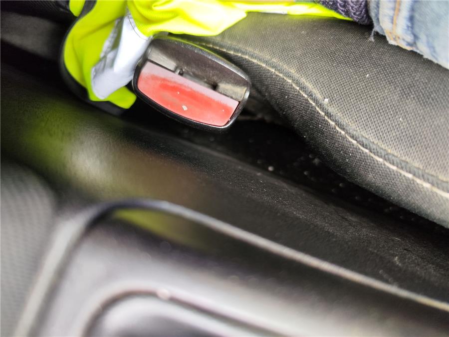 anclaje cinturon delantero izquierdo renault megane iii berlina 5p gt style