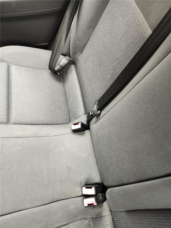 anclaje cinturon trasero derecho volkswagen polo iv (9n1) trendline