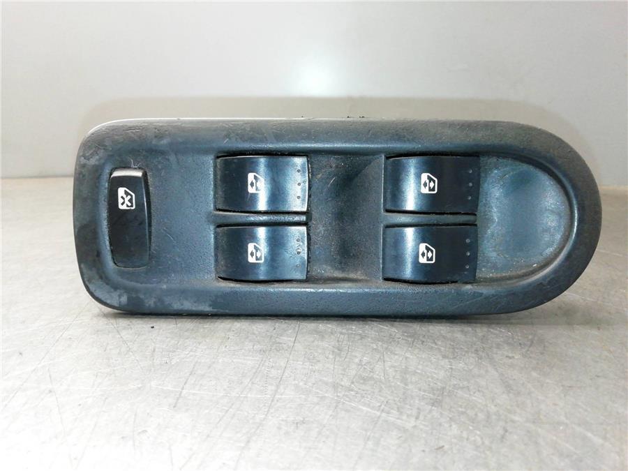 botonera puerta delantera izquierda renault megane ii classic berlina 1.5 dci d (101 cv)