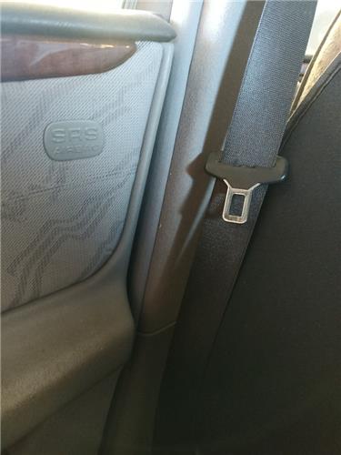cinturon seguridad delantero derecho mercedes