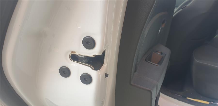 cerradura puerta trasera izquierda dacia duster ii motor 1,5 ltr.   85 kw blue dci diesel fap cat