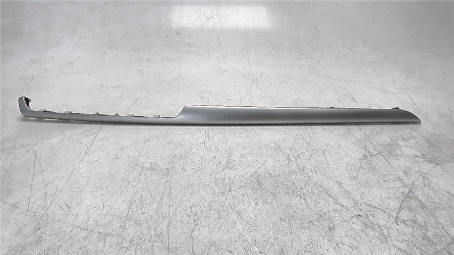 moldura puerta delantera derecha mazda 3 lim. () 2.2 turbodiesel cat