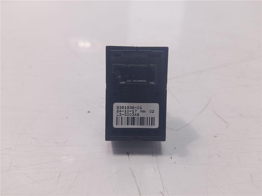 Botonera Puerta Trasera Izquierda 3