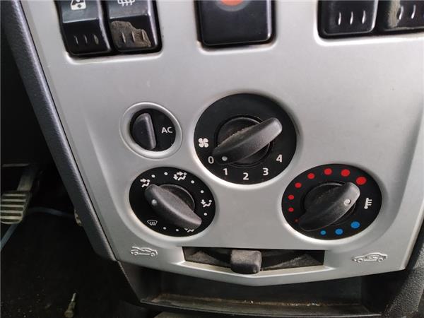 mandos climatizador dacia logan 1 (2005 >) 1.5 ambiance [1,5 ltr.   50 kw dci diesel cat]