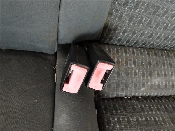 anclaje cinturon trasero izquierdo seat toledo (1l)(09.1991 >) 1.9 magnus [1,9 ltr.   81 kw tdi]