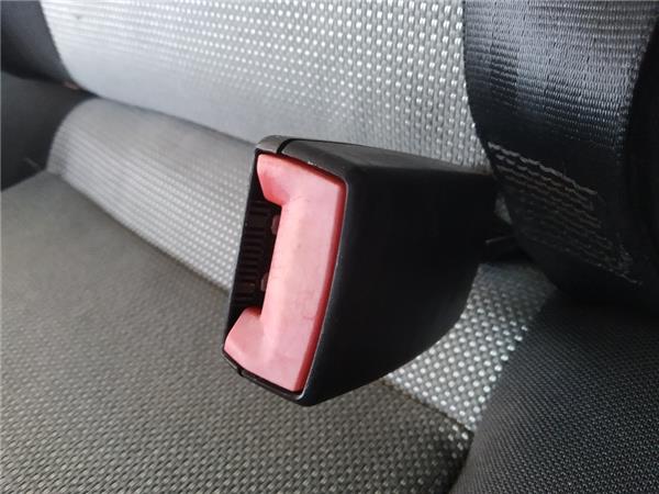 anclaje cinturon trasero derecho seat cordoba berlina (6k2)(11.1993 >) 1.9 clx [1,9 ltr.   50 kw diesel (1y)]