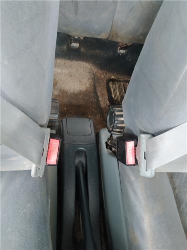 anclaje cinturon delantero izquierdo renault megane i classic (la0)(1996 >) 1.9 d europa [1,9 ltr.   47 kw diesel]