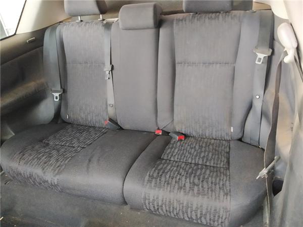 asientos traseros toyota corolla e12 2002 20