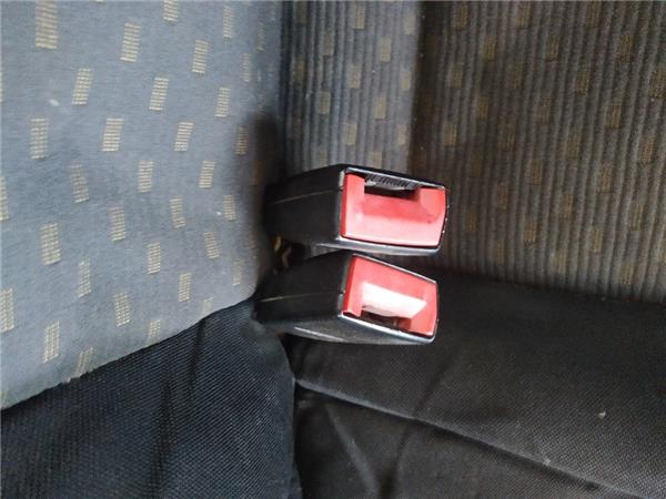 anclaje cinturon trasero izquierdo seat ibiza (6l1)(04.2002 >) 1.4 16v