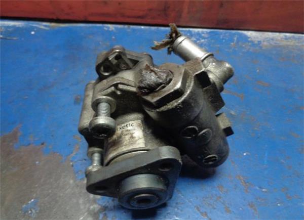 bomba servodireccion bmw  