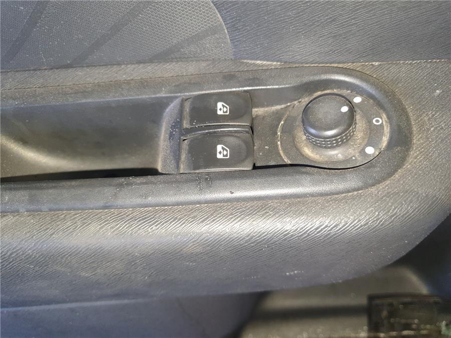 botonera puerta delantera izquierda renault twingo ii 1.2 16v (cn0k, cn0v) 76cv 1149cc