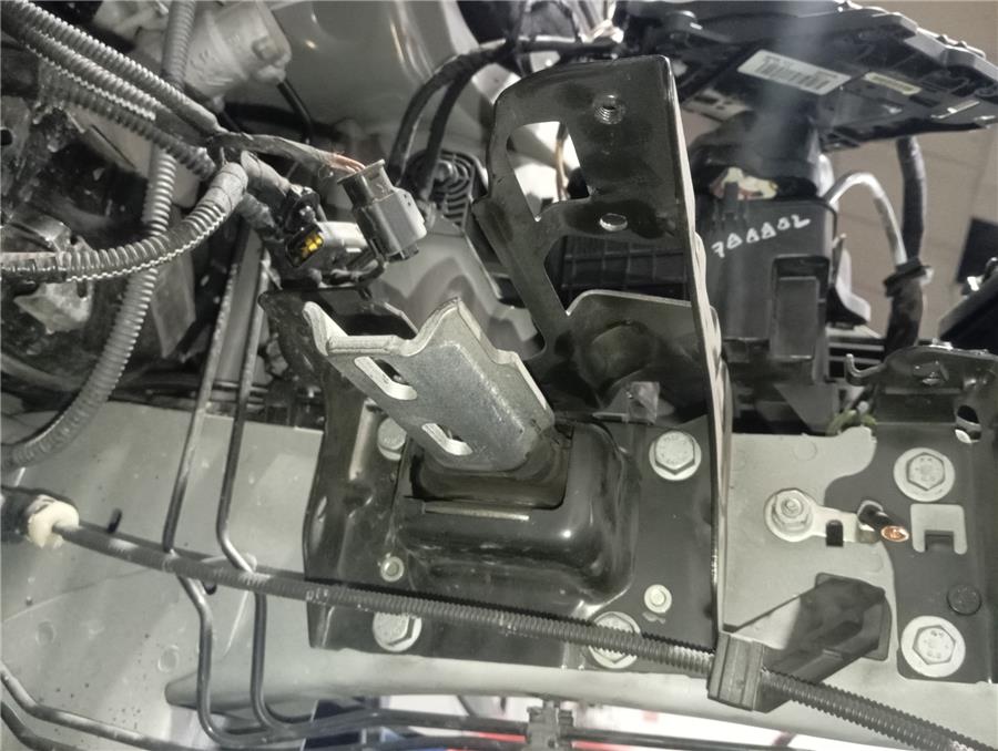 soporte izquierdo motor citroen c3 *