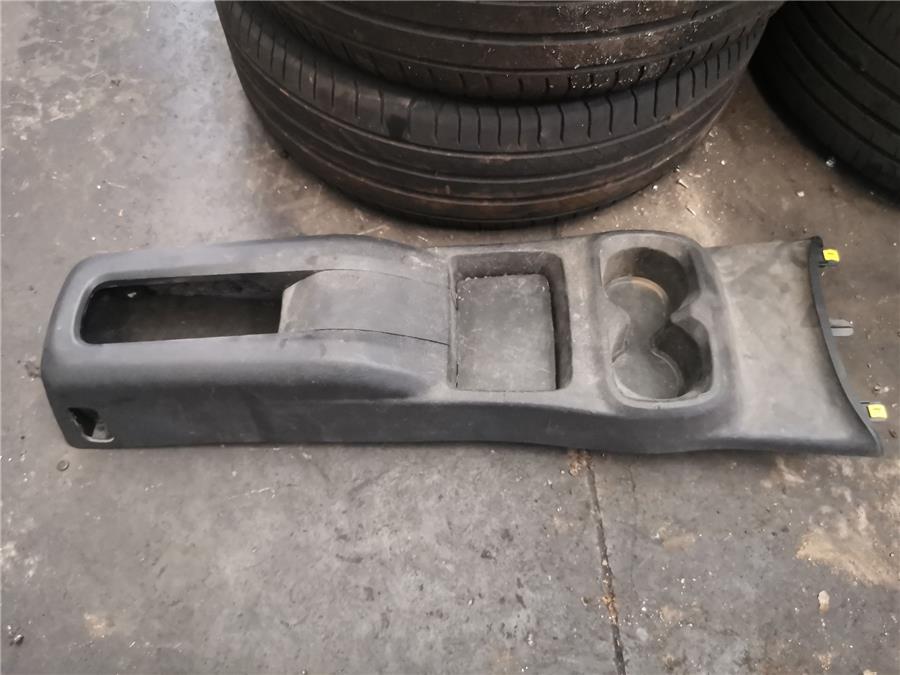 moldura puerta delantera derecha peugeot partner furgón l2 confort