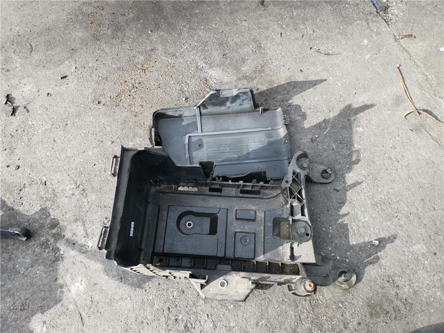 Soporte Bateria AUDI Q3 Attraction