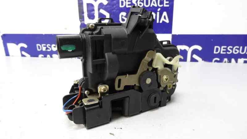 Cerradura Puerta Trasera Derecha