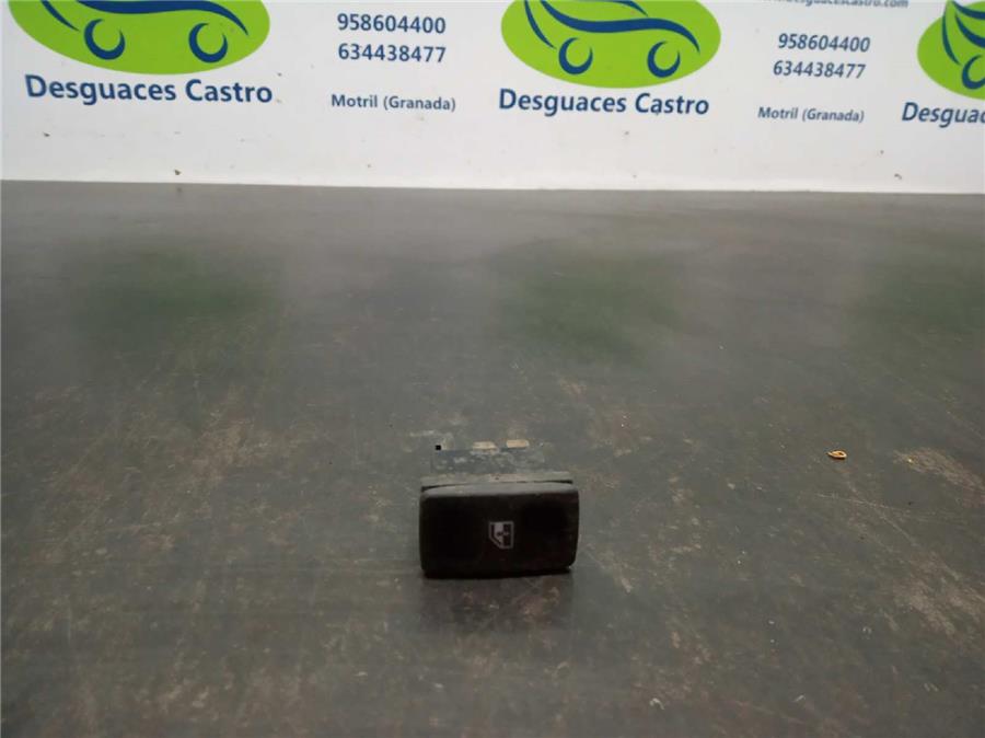 Botonera Puerta Trasera Derecha GOLF