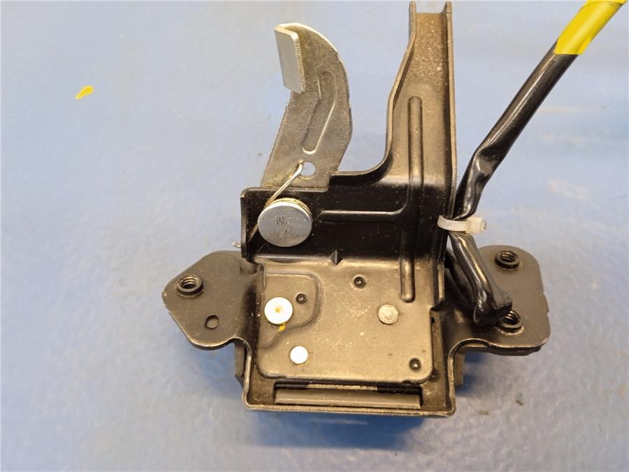 Cerradura Porton TOYOTA YARIS Sol