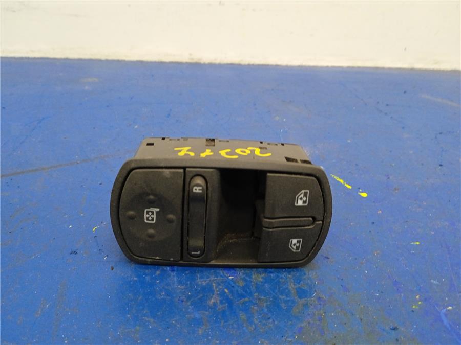 botonera puerta delantera izquierda opel corsa d "111 years"