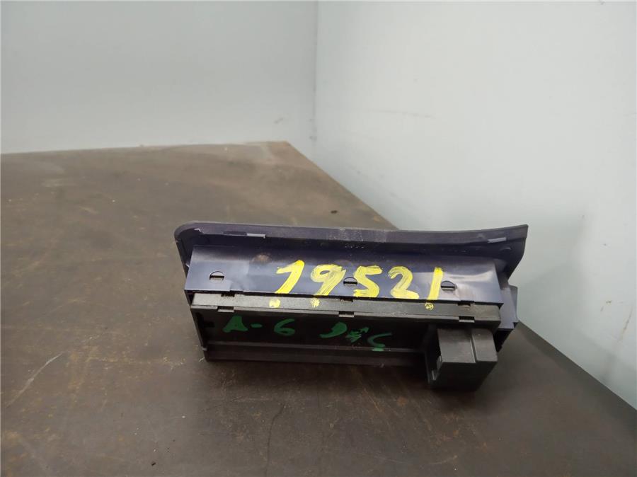 Botonera Puerta Delantera Izquierda