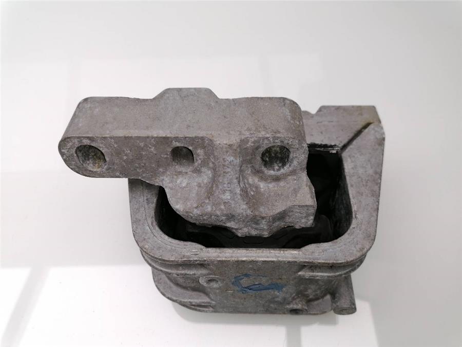 Soporte Derecho Motor AUDI S3 *