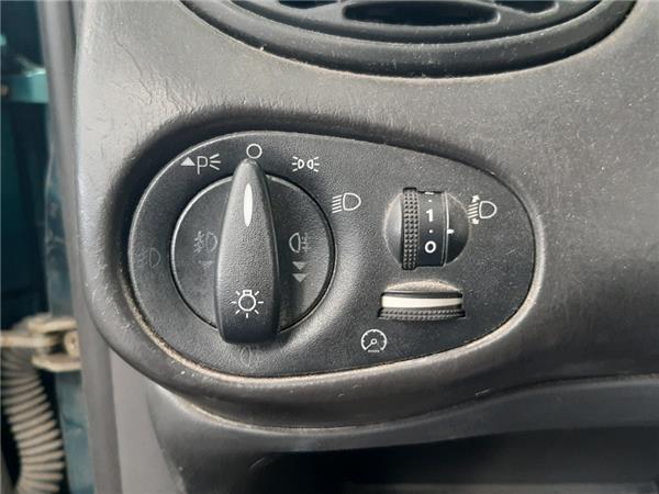 mando de luces ford focus sedan dfw 18 turbo