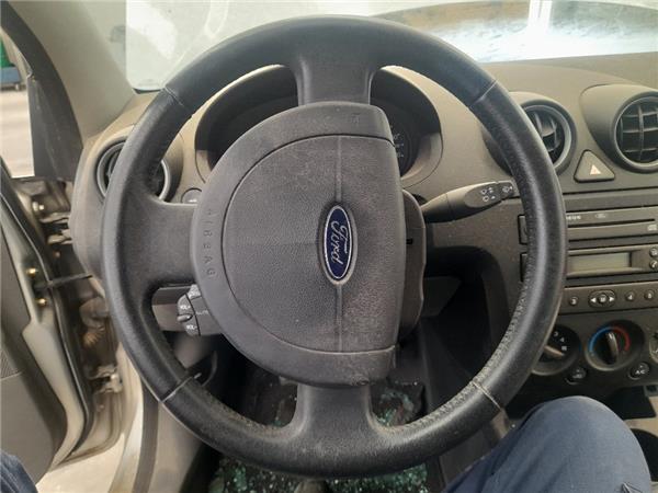 Volante Ford Fiesta 1.4 Ghia